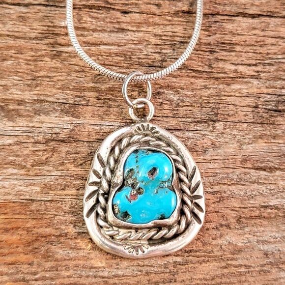 Vintage Sterling Navajo Blue Turquoise Stamped Pendant Necklace - Picture 1 of 5